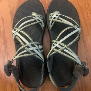 Chaco’s size 10